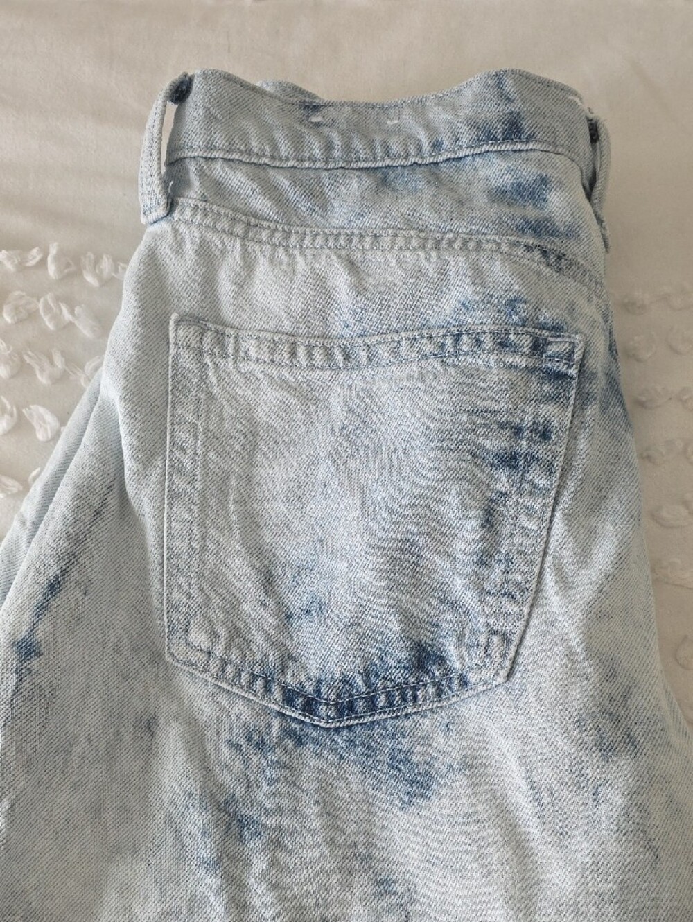 GAP High-Rise Tie-Dye Light and Dark Blue Jeans - Picture 4 of 6